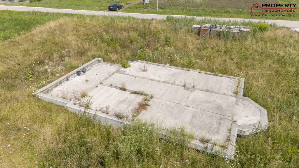 Działka z rozpoczętą budową domu, Skotniki Górne, 9km od Buska-Zdroju