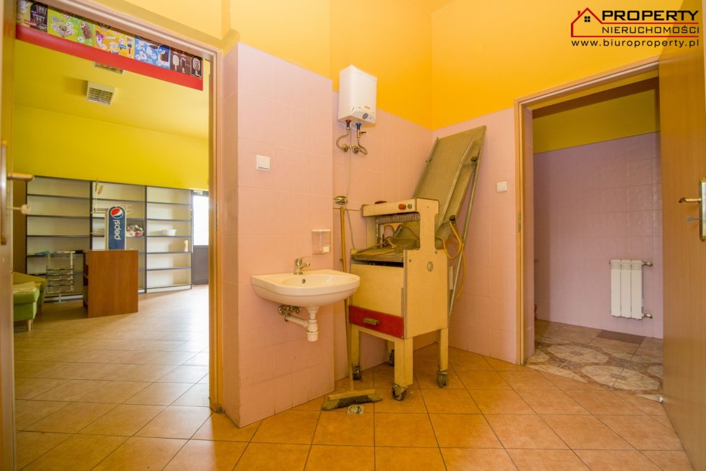 Dawna piekarnia 505 m² z lokalem handlowym i dużą działką – Raczyce
